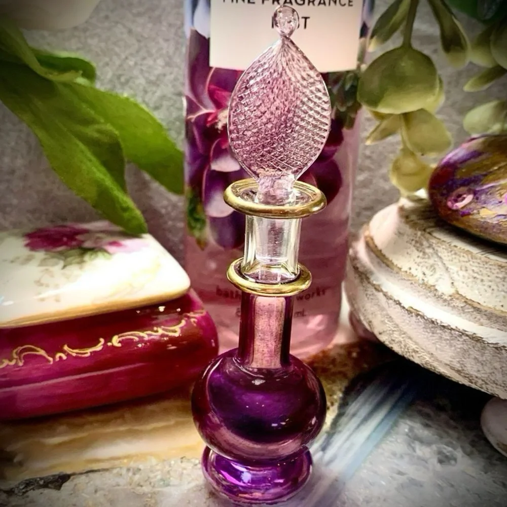 2204 Elegant Purple Glass Mini Perfume Bottle - Picture 1 of 7